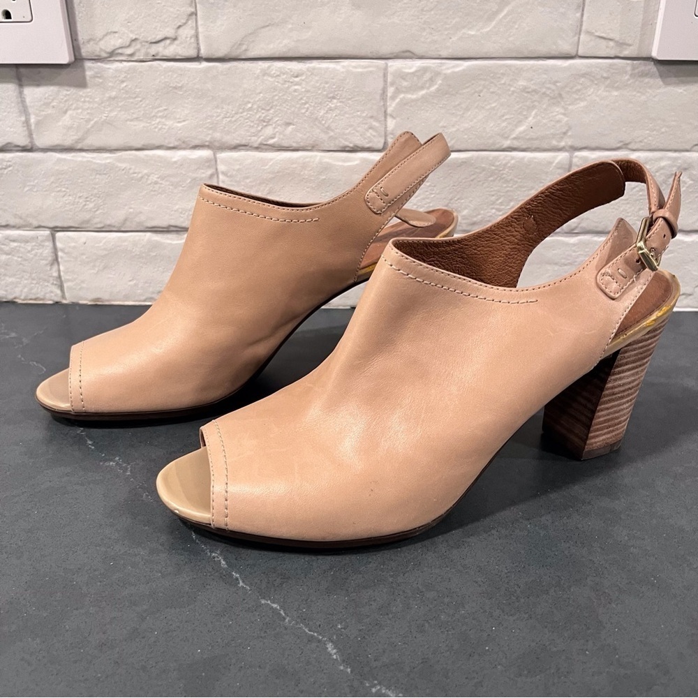 Clarks Women's sz 11 Shira Brenna Dress Sandal tan leather